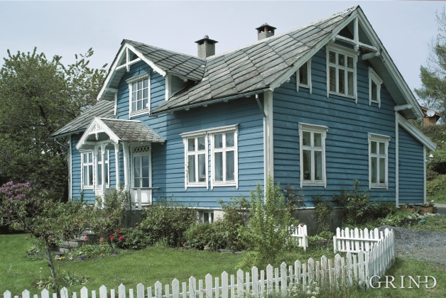 The well constructed two-storeyed house at Skjørsand in Fusa around the end of the 19th century