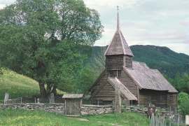 Holdhus church, Fusa