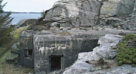 Ramsøy with the remains of the old artillery positions.
