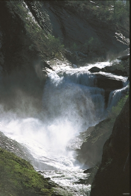 The waterfall at the top of Tokagjelet