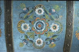 Section of the lid of the chest painted around 1830, by Nils Johannesson Tveiterås