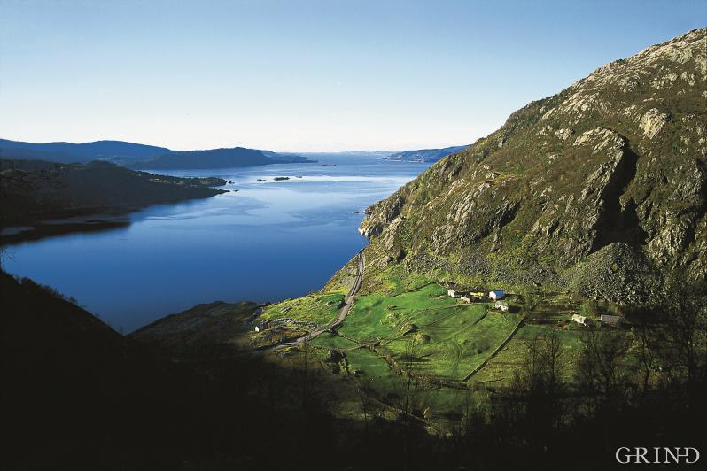 Mot Austfjorden og Fensfjorden frå Dyrdal